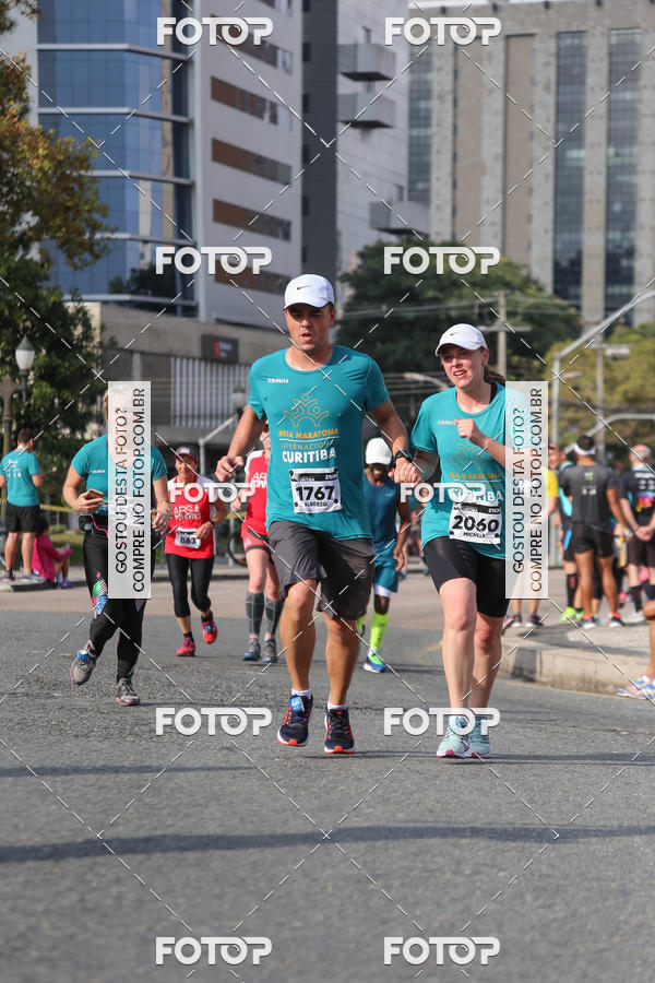 Buy your photos of the eventMeia Maratona Internacional de Curitiba 2018 on Fotop