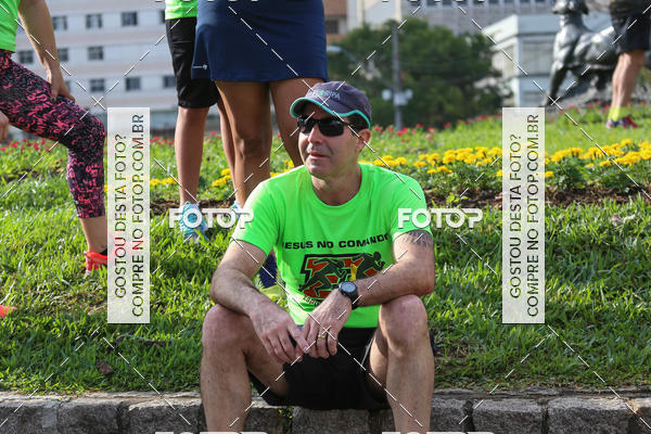 Buy your photos of the eventMeia Maratona Internacional de Curitiba 2018 on Fotop