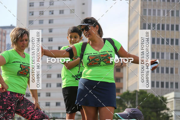 Buy your photos of the eventMeia Maratona Internacional de Curitiba 2018 on Fotop
