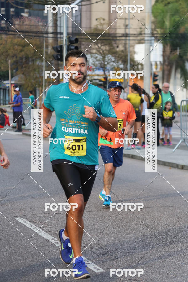 Buy your photos of the eventMeia Maratona Internacional de Curitiba 2018 on Fotop