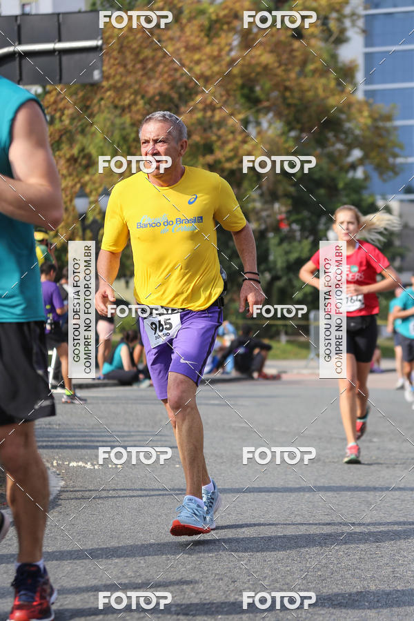 Buy your photos of the eventMeia Maratona Internacional de Curitiba 2018 on Fotop
