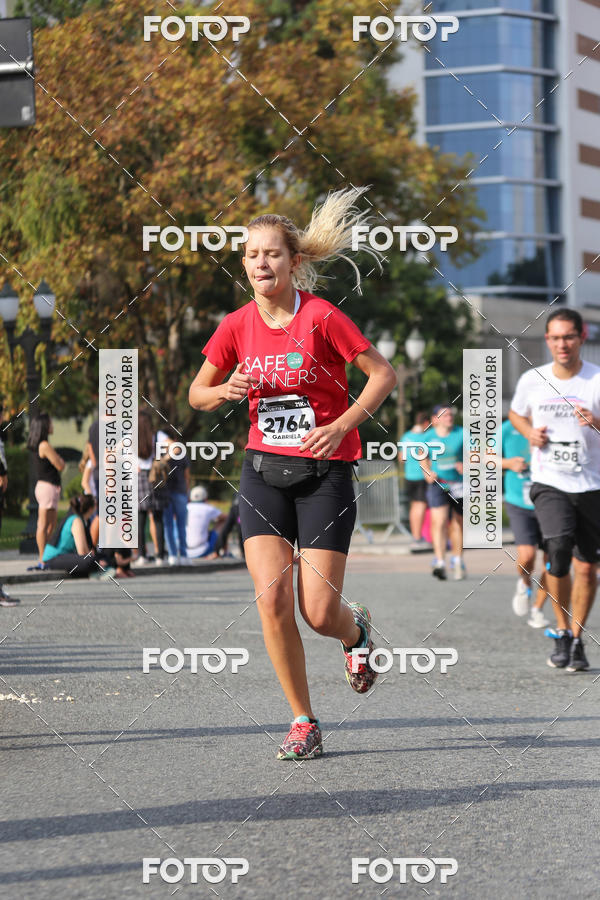 Buy your photos of the eventMeia Maratona Internacional de Curitiba 2018 on Fotop
