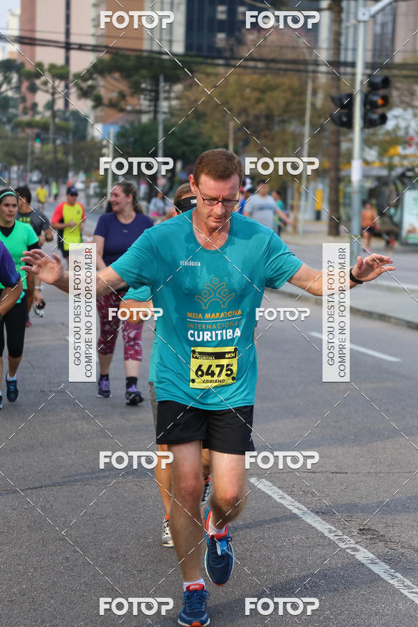Buy your photos of the eventMeia Maratona Internacional de Curitiba 2018 on Fotop