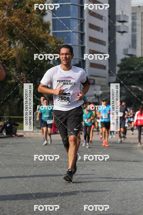 Buy your photos of the eventMeia Maratona Internacional de Curitiba 2018 on Fotop