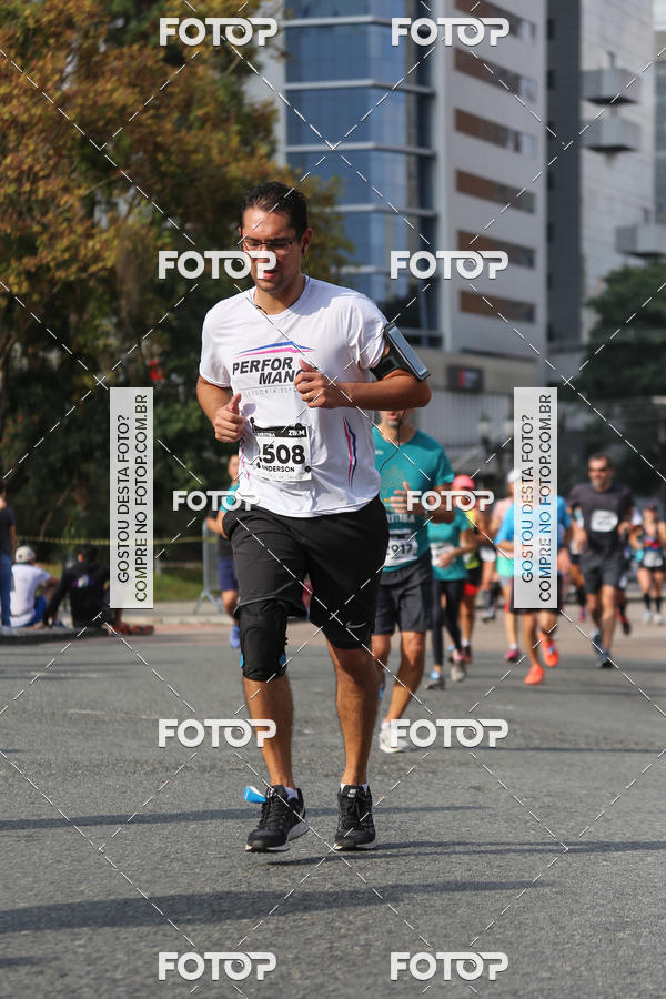 Buy your photos of the eventMeia Maratona Internacional de Curitiba 2018 on Fotop