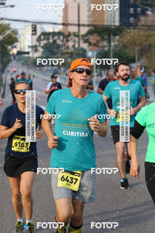 Buy your photos of the eventMeia Maratona Internacional de Curitiba 2018 on Fotop