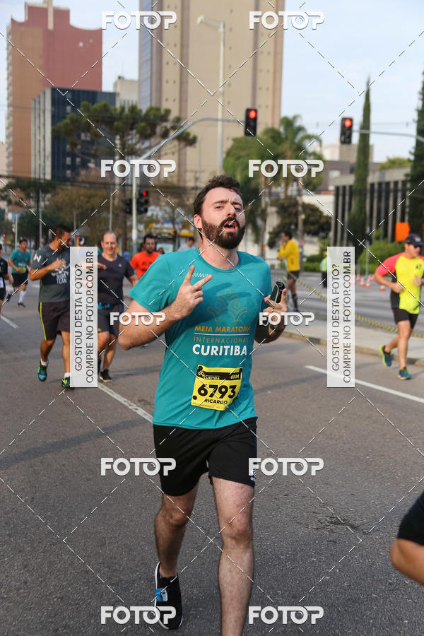 Buy your photos of the eventMeia Maratona Internacional de Curitiba 2018 on Fotop