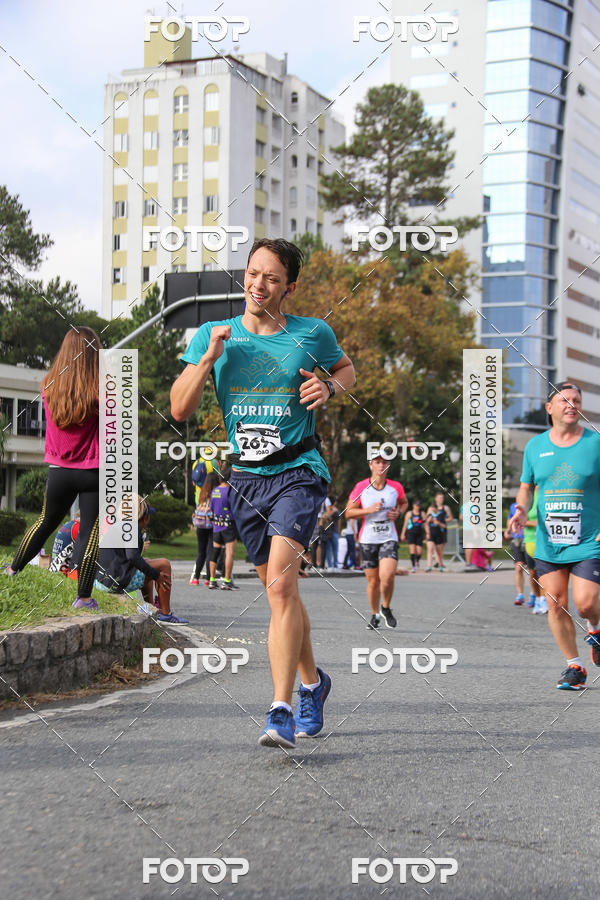 Buy your photos of the eventMeia Maratona Internacional de Curitiba 2018 on Fotop