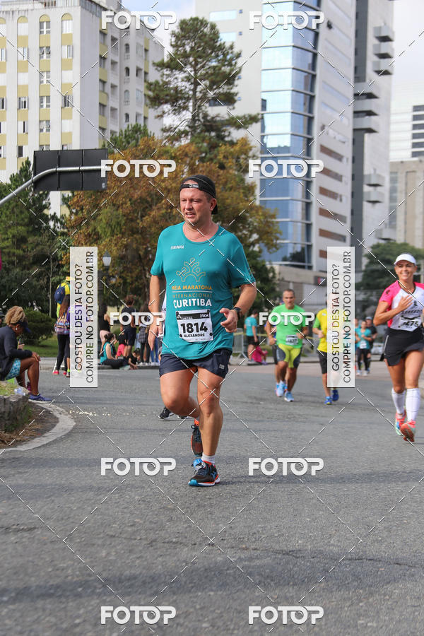 Buy your photos of the eventMeia Maratona Internacional de Curitiba 2018 on Fotop