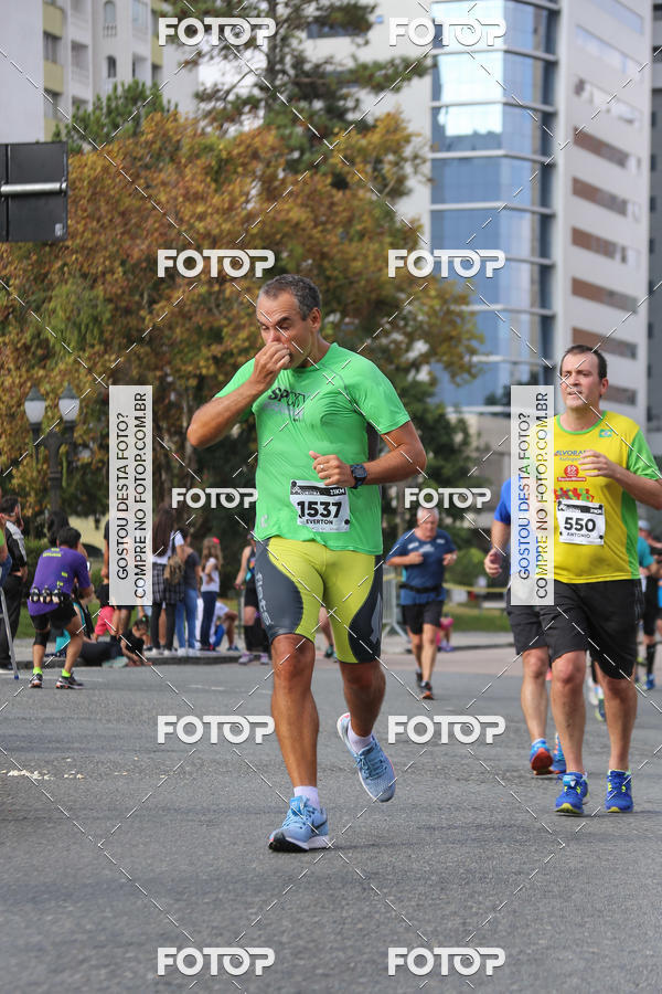Buy your photos of the eventMeia Maratona Internacional de Curitiba 2018 on Fotop