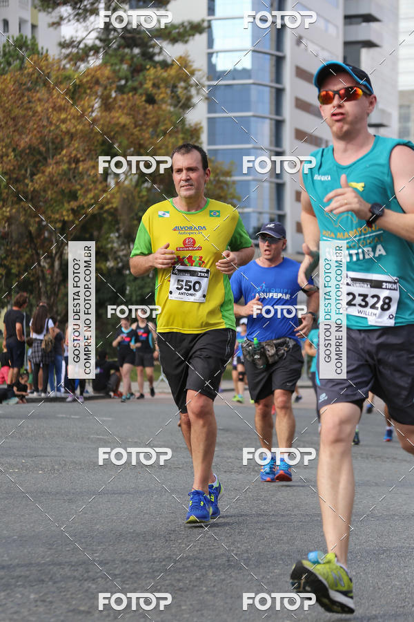 Buy your photos of the eventMeia Maratona Internacional de Curitiba 2018 on Fotop