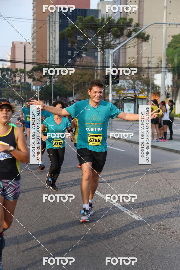Buy your photos of the eventMeia Maratona Internacional de Curitiba 2018 on Fotop