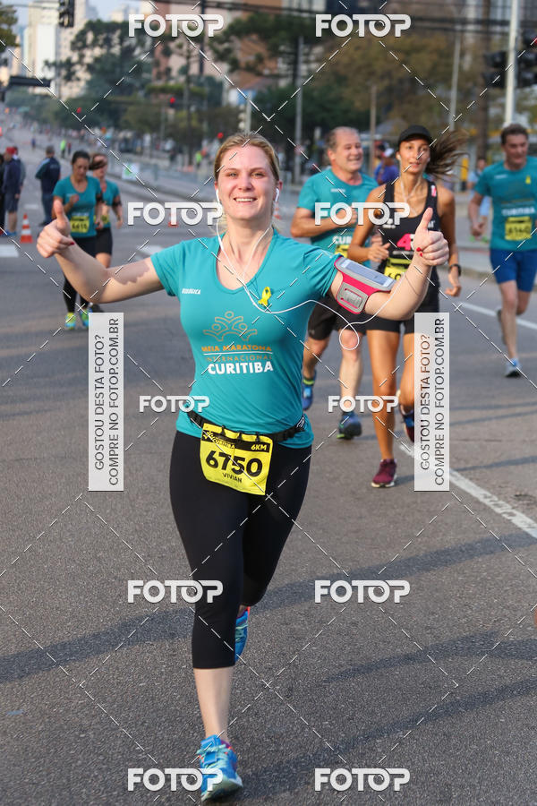 Buy your photos of the eventMeia Maratona Internacional de Curitiba 2018 on Fotop