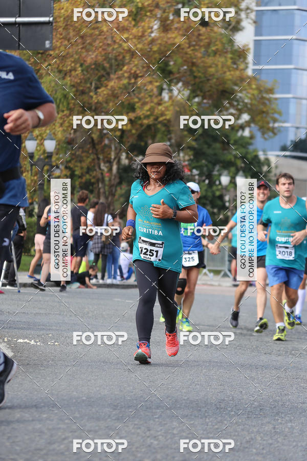Buy your photos of the eventMeia Maratona Internacional de Curitiba 2018 on Fotop