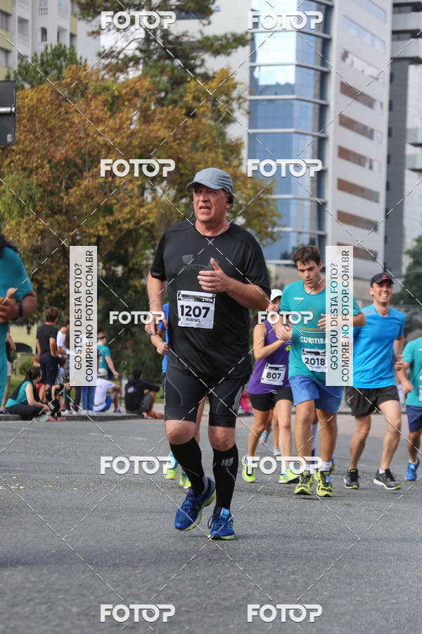 Buy your photos of the eventMeia Maratona Internacional de Curitiba 2018 on Fotop