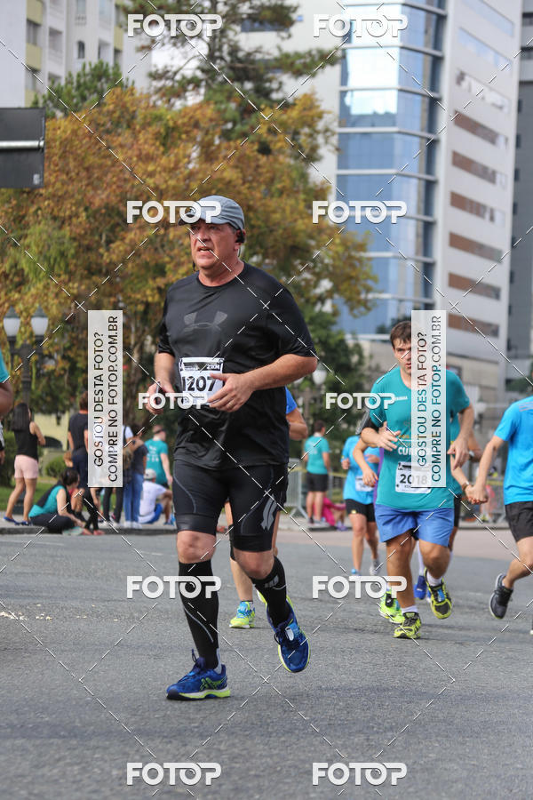Buy your photos of the eventMeia Maratona Internacional de Curitiba 2018 on Fotop