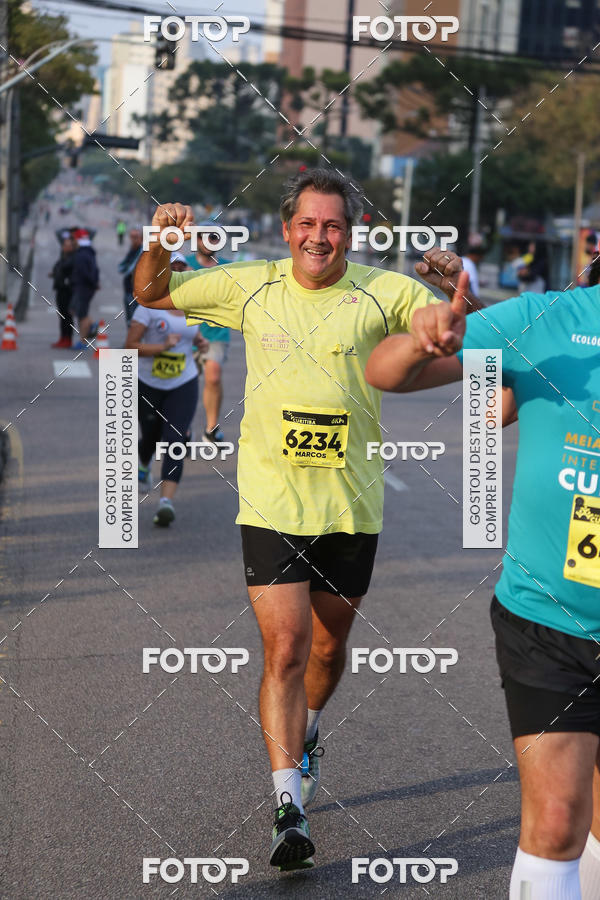 Buy your photos of the eventMeia Maratona Internacional de Curitiba 2018 on Fotop