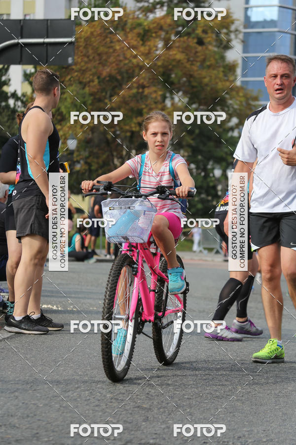 Buy your photos of the eventMeia Maratona Internacional de Curitiba 2018 on Fotop
