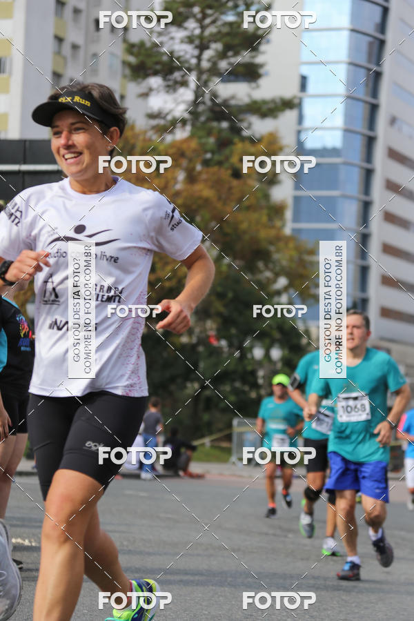Buy your photos of the eventMeia Maratona Internacional de Curitiba 2018 on Fotop