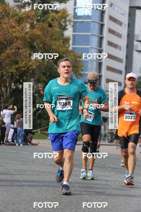 Buy your photos of the eventMeia Maratona Internacional de Curitiba 2018 on Fotop