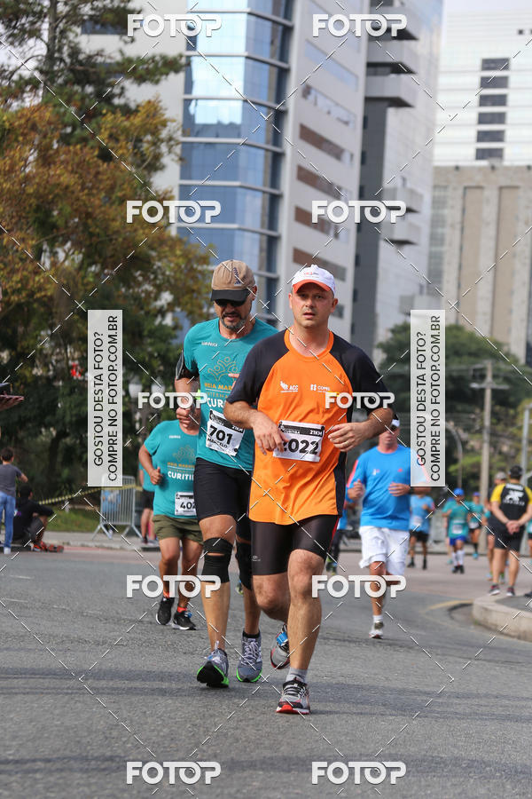 Buy your photos of the eventMeia Maratona Internacional de Curitiba 2018 on Fotop