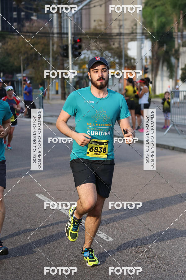 Buy your photos of the eventMeia Maratona Internacional de Curitiba 2018 on Fotop