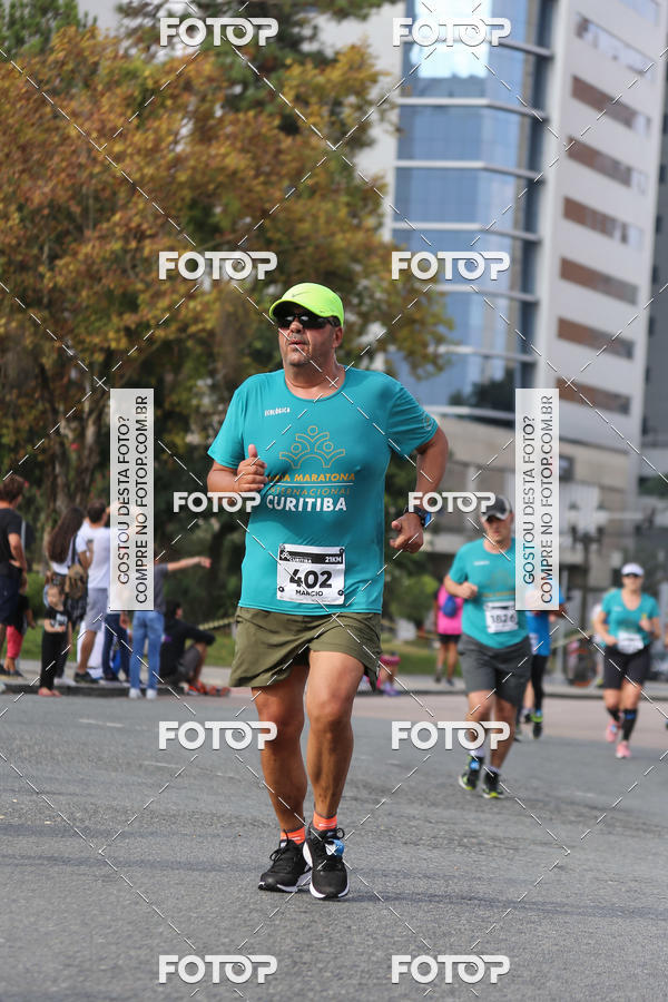 Buy your photos of the eventMeia Maratona Internacional de Curitiba 2018 on Fotop