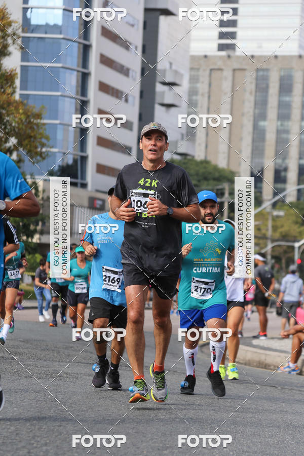 Buy your photos of the eventMeia Maratona Internacional de Curitiba 2018 on Fotop