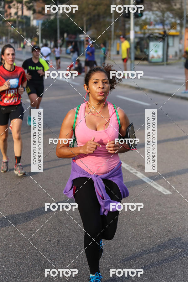 Buy your photos of the eventMeia Maratona Internacional de Curitiba 2018 on Fotop