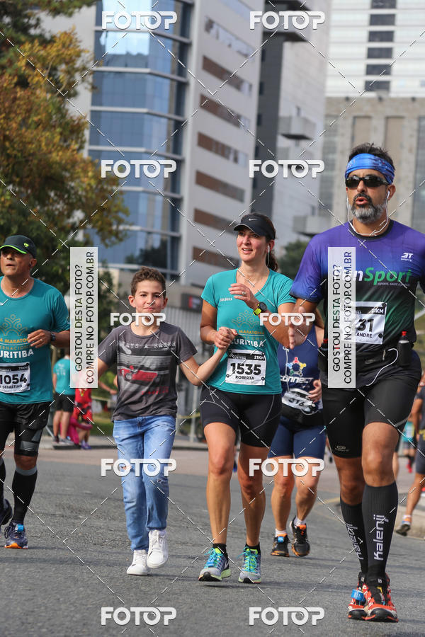 Buy your photos of the eventMeia Maratona Internacional de Curitiba 2018 on Fotop