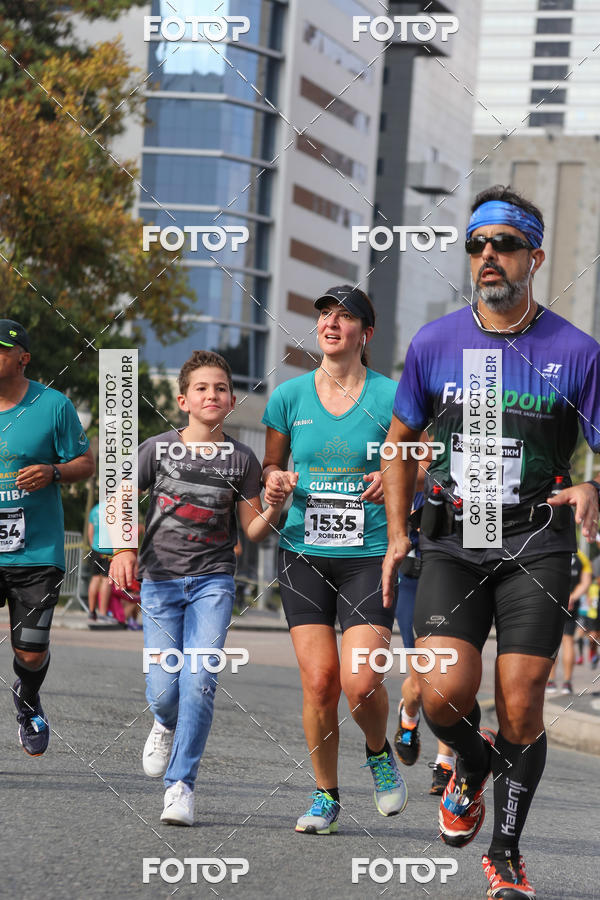 Buy your photos of the eventMeia Maratona Internacional de Curitiba 2018 on Fotop