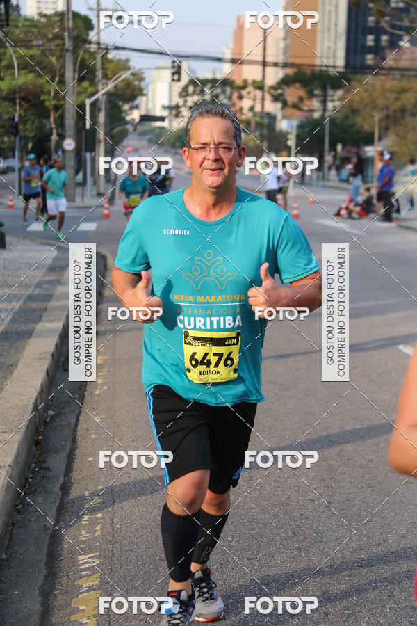 Buy your photos of the eventMeia Maratona Internacional de Curitiba 2018 on Fotop