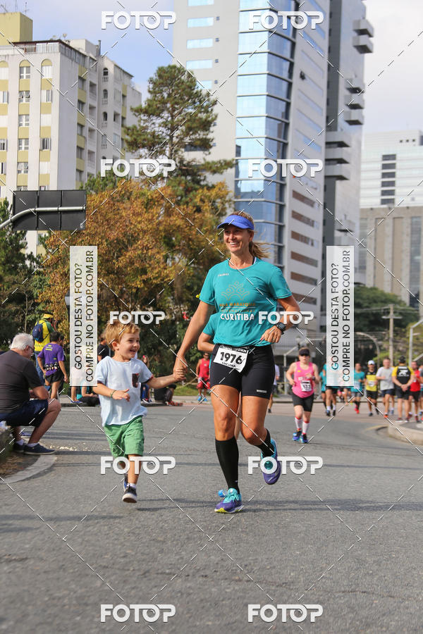 Buy your photos of the eventMeia Maratona Internacional de Curitiba 2018 on Fotop