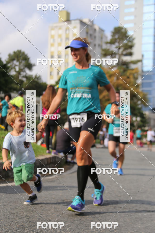 Buy your photos of the eventMeia Maratona Internacional de Curitiba 2018 on Fotop
