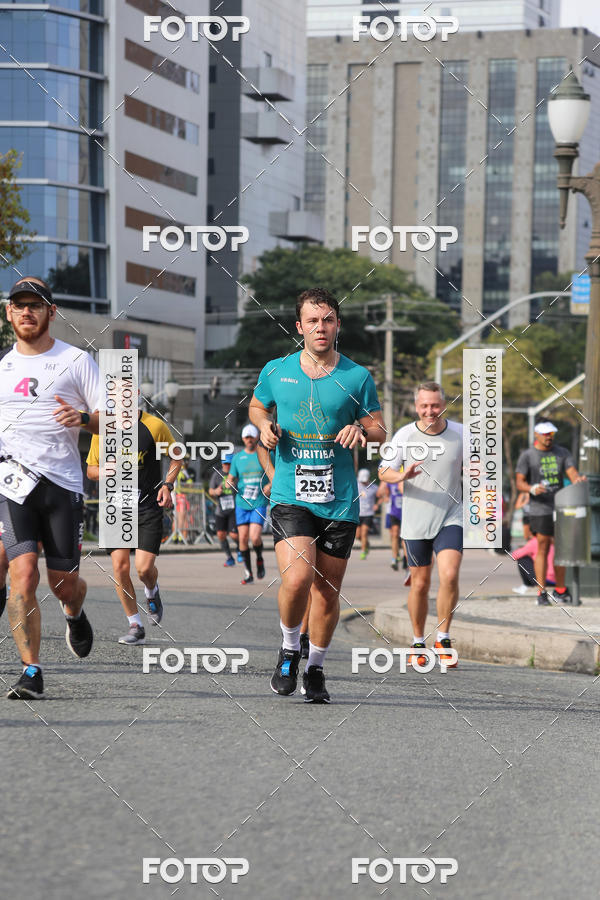 Buy your photos of the eventMeia Maratona Internacional de Curitiba 2018 on Fotop