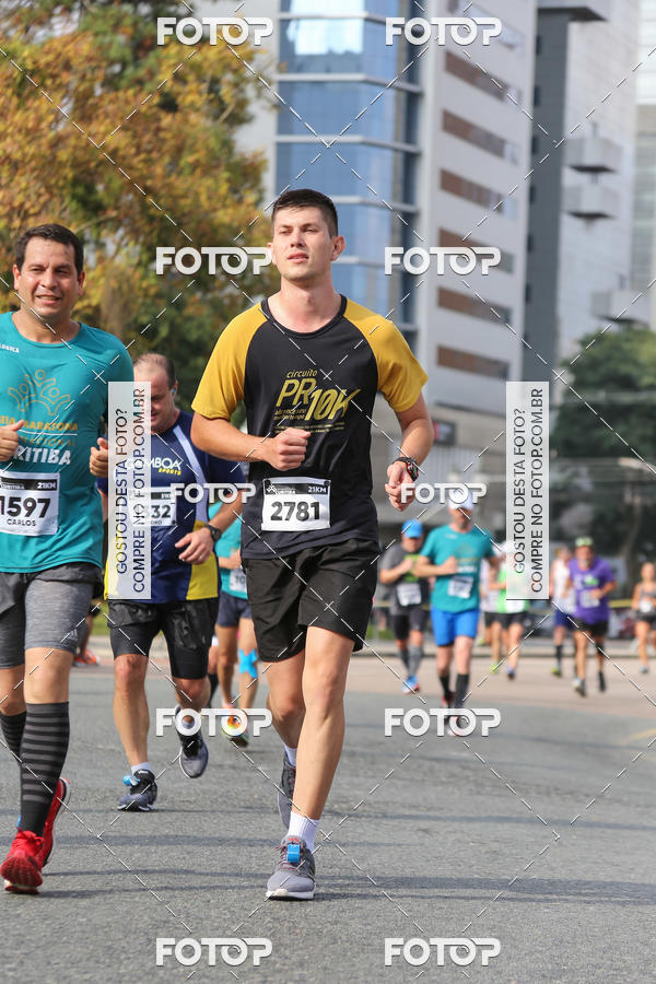 Buy your photos of the eventMeia Maratona Internacional de Curitiba 2018 on Fotop