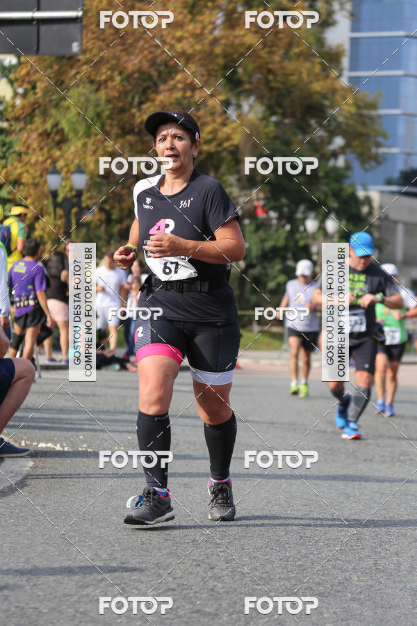 Buy your photos of the eventMeia Maratona Internacional de Curitiba 2018 on Fotop