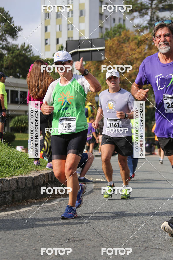 Buy your photos of the eventMeia Maratona Internacional de Curitiba 2018 on Fotop