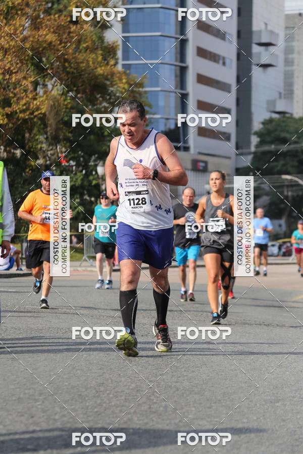 Buy your photos of the eventMeia Maratona Internacional de Curitiba 2018 on Fotop