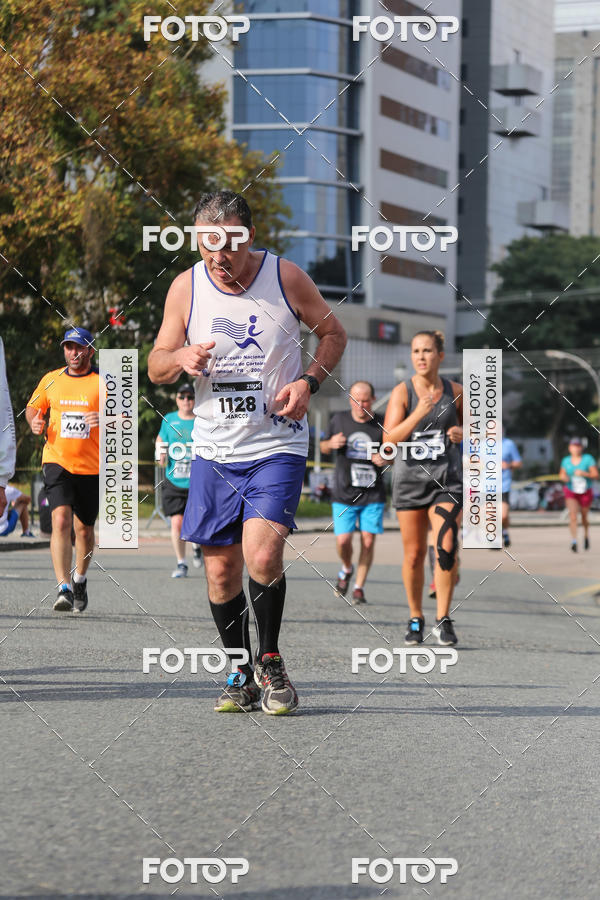 Buy your photos of the eventMeia Maratona Internacional de Curitiba 2018 on Fotop