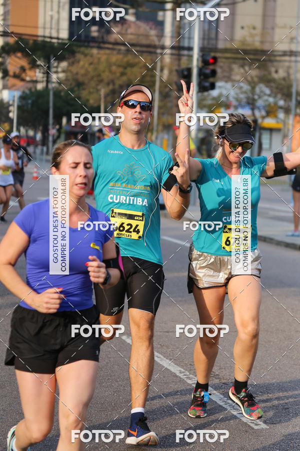 Buy your photos of the eventMeia Maratona Internacional de Curitiba 2018 on Fotop