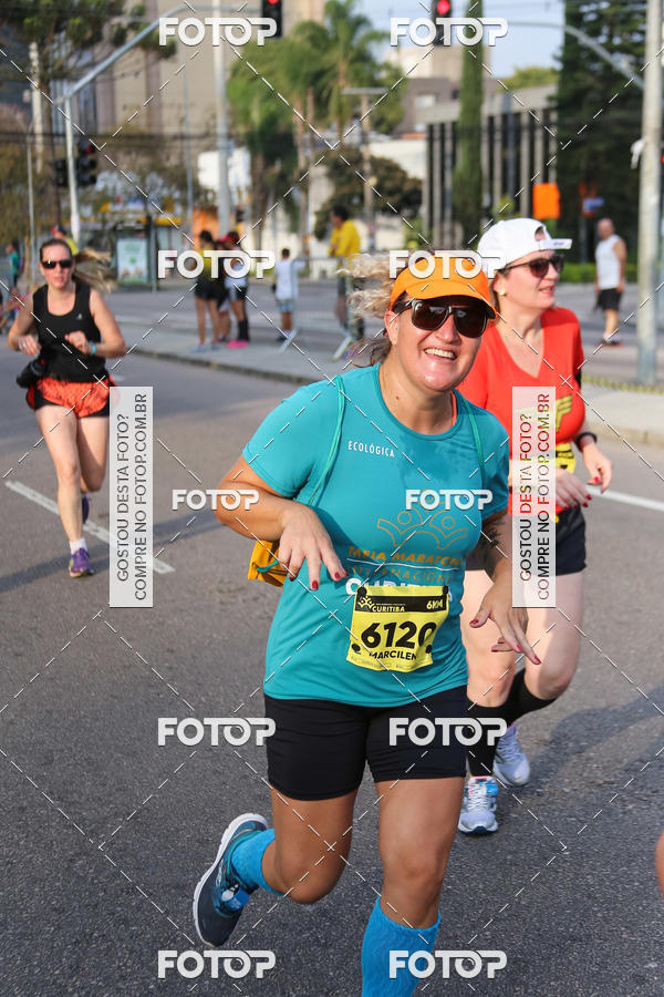 Buy your photos of the eventMeia Maratona Internacional de Curitiba 2018 on Fotop