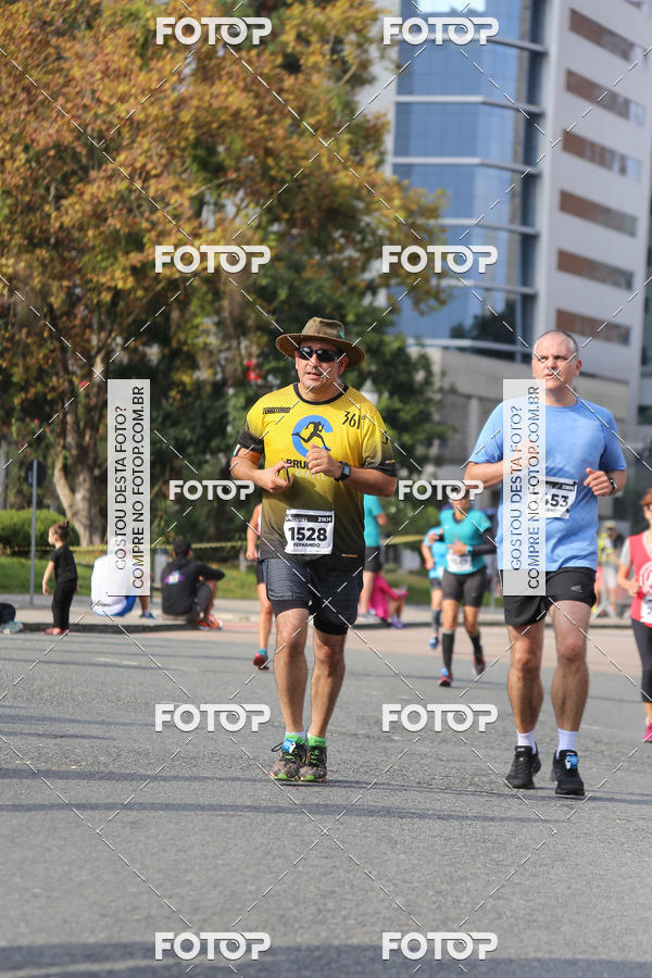 Buy your photos of the eventMeia Maratona Internacional de Curitiba 2018 on Fotop