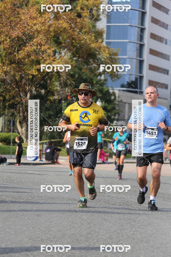 Buy your photos of the eventMeia Maratona Internacional de Curitiba 2018 on Fotop