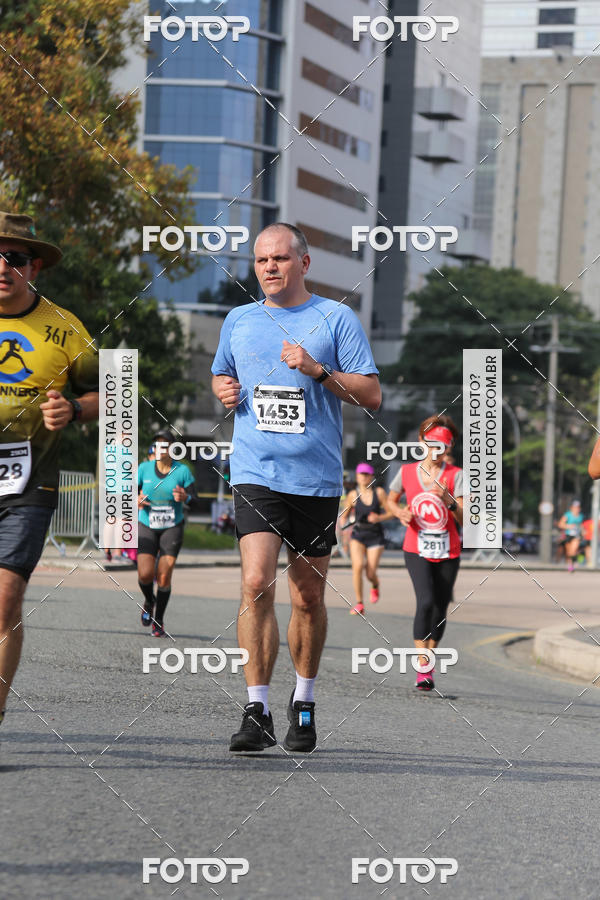 Buy your photos of the eventMeia Maratona Internacional de Curitiba 2018 on Fotop