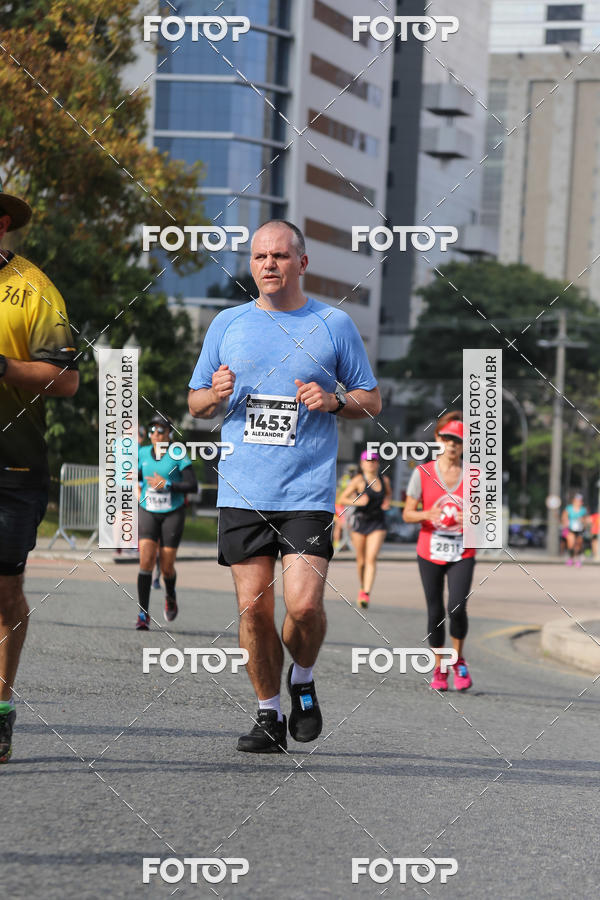 Buy your photos of the eventMeia Maratona Internacional de Curitiba 2018 on Fotop