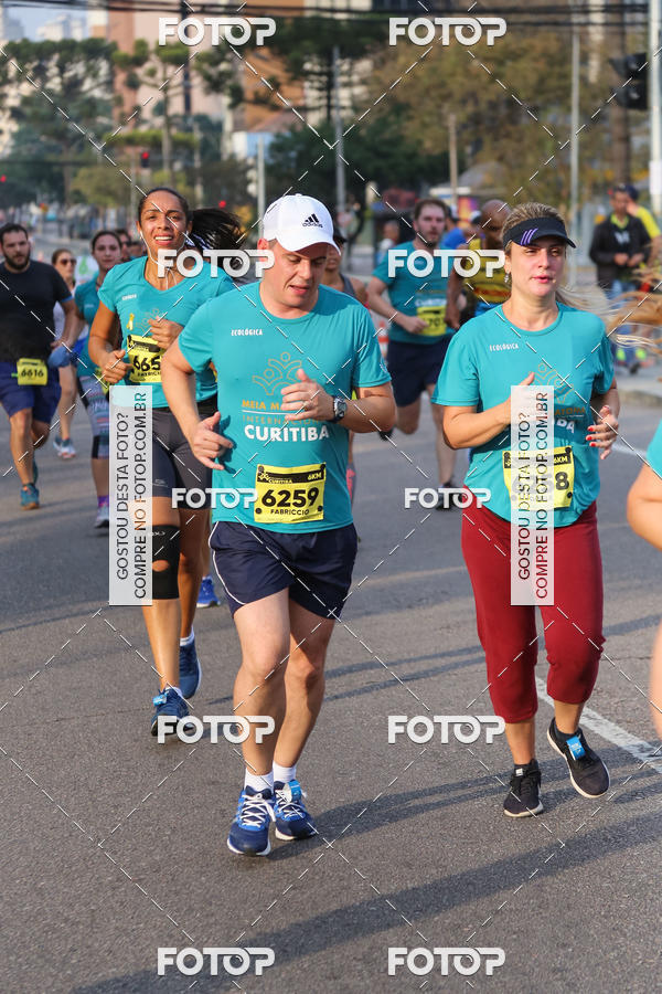 Buy your photos of the eventMeia Maratona Internacional de Curitiba 2018 on Fotop