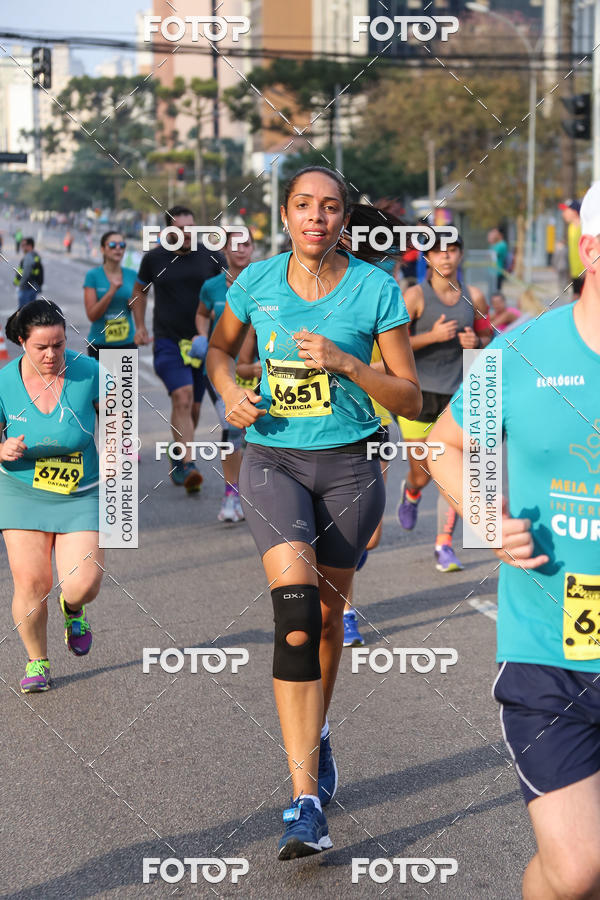 Buy your photos of the eventMeia Maratona Internacional de Curitiba 2018 on Fotop