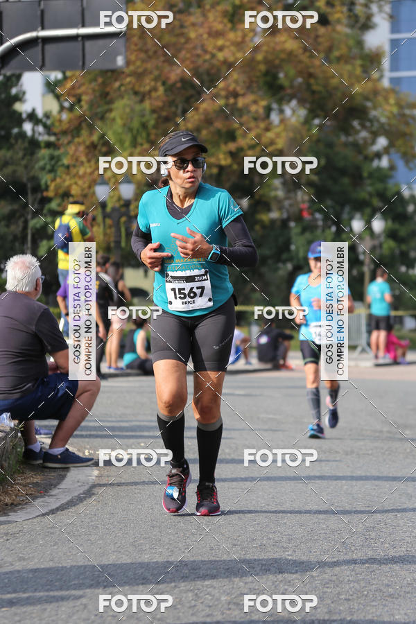 Buy your photos of the eventMeia Maratona Internacional de Curitiba 2018 on Fotop
