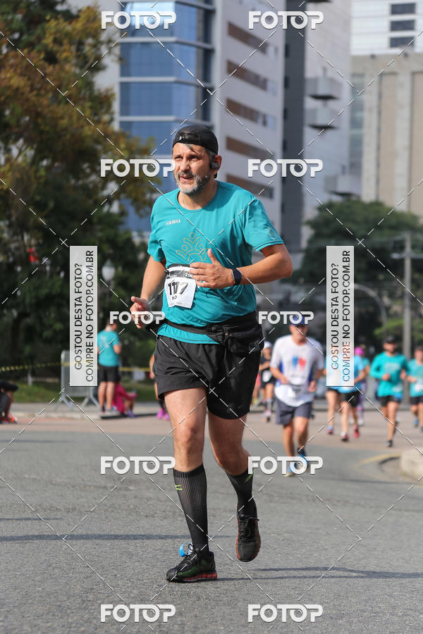 Buy your photos of the eventMeia Maratona Internacional de Curitiba 2018 on Fotop